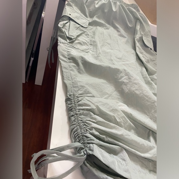 Brand new cargo skirt with pockets - Picture 2 of 4